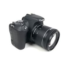 Canon EOS 200D