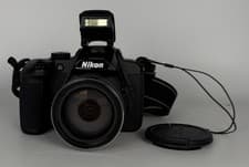 Nikon Coolpix B700